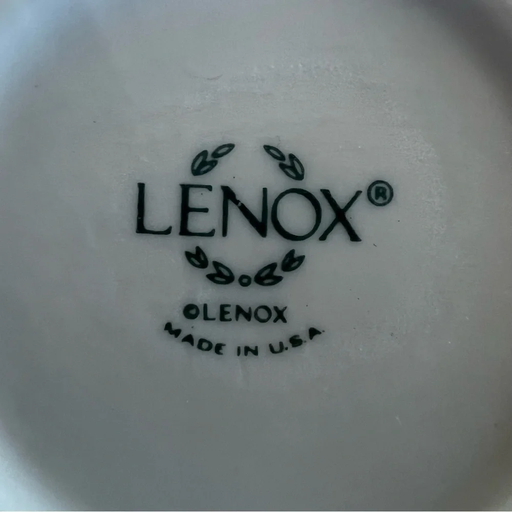 Vintage Lenox Woodland Collection Cream Vase Embossed Acanthus Leaves